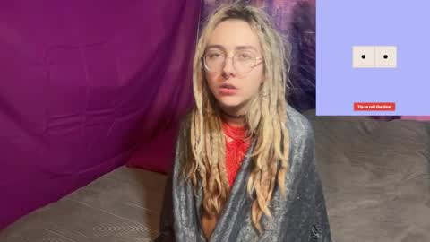 Fae online show from December 3, 2024, 3:33 pm