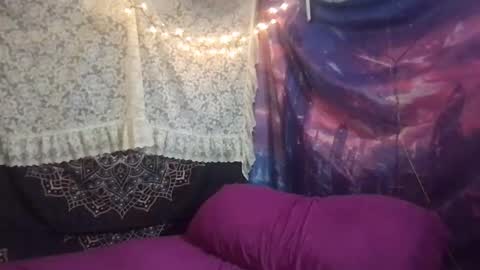 Fae online show from January 11, 2025, 10:51 am