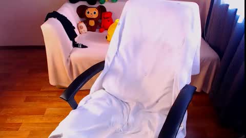 Elli  online show from February 20, 2026, 11:43 am