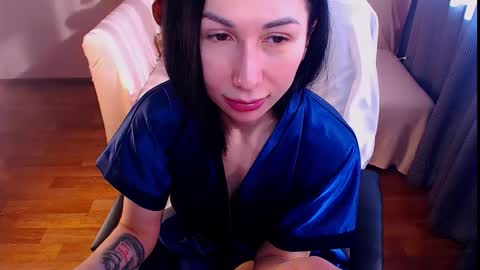 Elli  online show from March 12, 2026, 12:22 pm