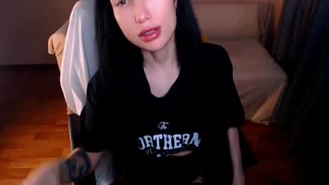 Elli  online show from July 20, 2026, 7:05 pm