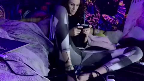 fairy_moan online show from May 4, 2026, 2:18 am