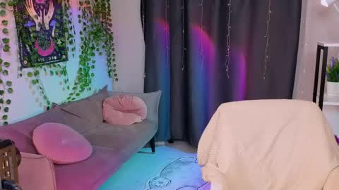 Tara online show from May 17, 2026, 9:33 pm