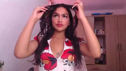 fairylatin online show from December 25, 2024, 3:17 pm