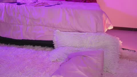 Sara  REMEMBER TO LEAVE A THUMB UP online show from February 28, 2026, 4:02 am