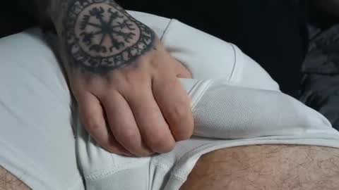 Snapshot of falcon120 chatting on April 11, 2026, 4:44 pm falcon120 online show from April 11, 2026, 4:44 pm