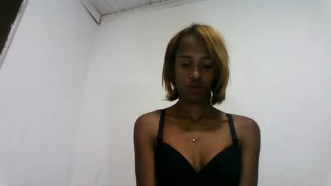 fallinah01 online show from July 25, 2026, 4:26 pm
