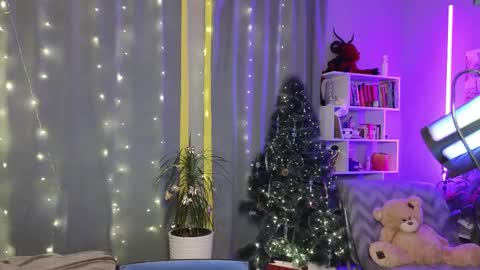 Snapshot of fancymeee chatting on December 15, 2024, 7:10 pm fancymeee online show from December 15, 2024, 7:10 pm