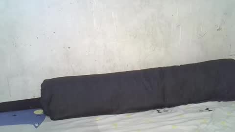 Snapshot of fangon2 chatting on October 15, 2025, 12:27 pm KEITH ELISA online show from October 15, 2025, 12:27 pm