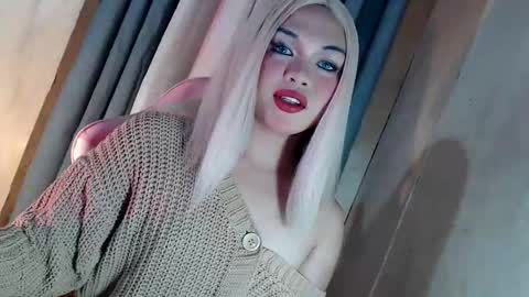 DANIELLA - DONT FORGET TO GIVE ME A THUMBSU UP online show from March 15, 2026, 8:09 am