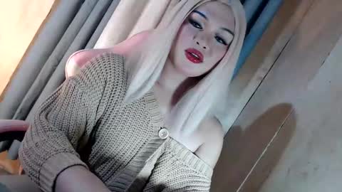 Snapshot of fantasticcock69_daniella chatting on June 8, 2026, 8:42 pm DANIELLA - DONT FORGET TO GIVE ME A THUMBSU UP online show from June 8, 2026, 8:42 pm