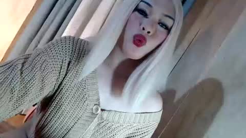 DANIELLA - DONT FORGET TO GIVE ME A THUMBSU UP online show from June 14, 2026, 11:51 pm