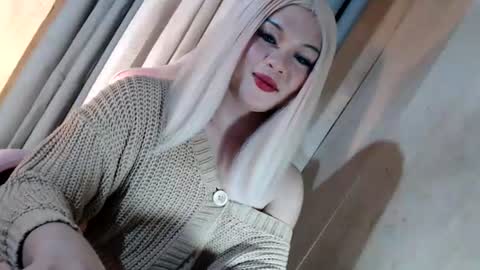 DANIELLA - DONT FORGET TO GIVE ME A THUMBSU UP online show from June 25, 2026, 5:34 am