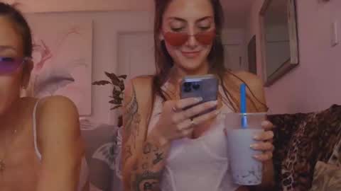 Snapshot of fantasy4uxxx chatting on October 15, 2025, 6:35 am fantasy4uxxx online show from October 15, 2025, 6:35 am