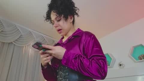 Farah online show from November 19, 2025, 12:05 pm