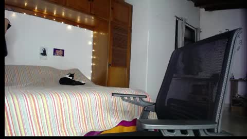 farid_24 online show from June 3, 2026, 2:36 am