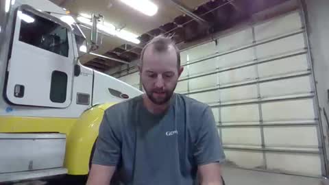 farmboy4720 online show from November 23, 2025, 4:51 pm