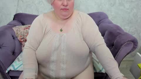 Snapshot of fashiona chatting on February 4, 2025, 7:29 am fashiona online show from February 4, 2025, 7:29 am