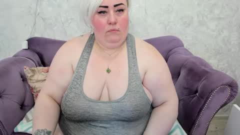 Snapshot of fashiona chatting on February 15, 2025, 9:27 am fashiona online show from February 15, 2025, 9:27 am