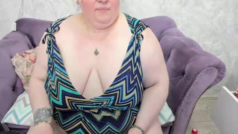 Snapshot of fashiona chatting on February 20, 2025, 12:19 am fashiona online show from February 20, 2025, 12:19 am