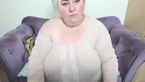 Snapshot of fashiona chatting on October 28, 2025, 12:25 am fashiona online show from October 28, 2025, 12:25 am