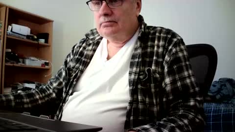 fatbellyitalian3 online show from February 25, 2026, 6:39 pm