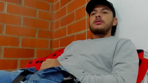 favid95 online show from December 6, 2024, 8:29 pm