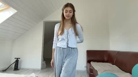 Snapshot of fawnmcgorry chatting on July 14, 2026, 1:50 pm Emily online show from July 14, 2026, 1:50 pm