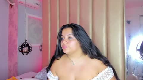 Luna and Leoh online show from July 28, 2026, 7:39 pm