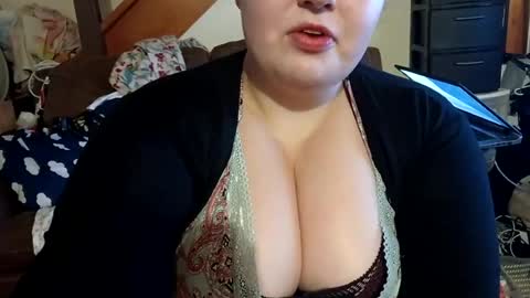 Snapshot of feastonme00 chatting on June 19, 2026, 6:18 am feastonme00 online show from June 19, 2026, 6:18 am