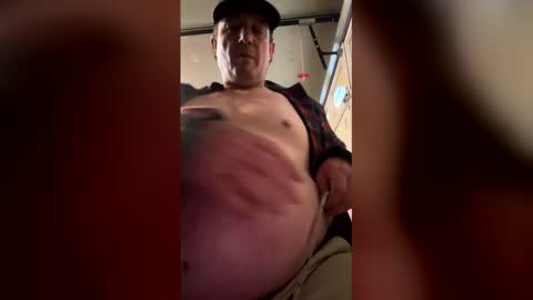 feedmyhugebelly online show from April 19, 2026, 8:22 pm