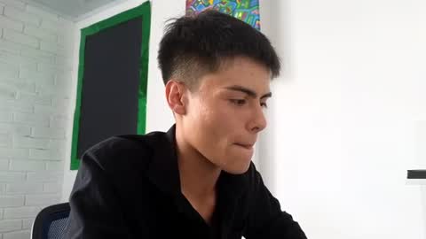 feeenti_dream online show from July 9, 2026, 7:18 pm