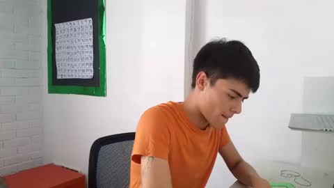 feeenti_dream online show from August 1, 2026, 6:18 pm