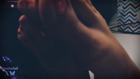 Lisa Dove aka FeetFunDoll online show from December 17, 2024, 11:49 pm