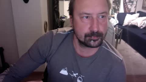 feetkissboy online show from November 4, 2025, 5:01 pm