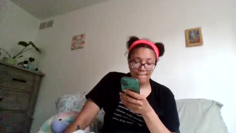 Snapshot of feetnymph chatting on June 22, 2026, 6:05 pm Soley online show from June 22, 2026, 6:05 pm