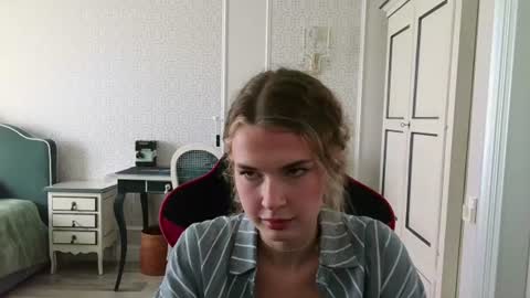 Zoe online show from July 27, 2026, 12:12 pm