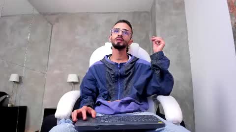 Felipe online show from July 20, 2026, 3:32 am