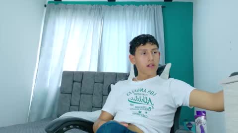 felipehotgonzalez online show from November 28, 2025, 6:10 pm