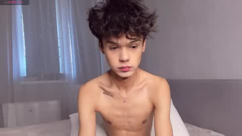 Snapshot of felix_rey chatting on June 22, 2026, 11:51 am Felix online show from June 22, 2026, 11:51 am