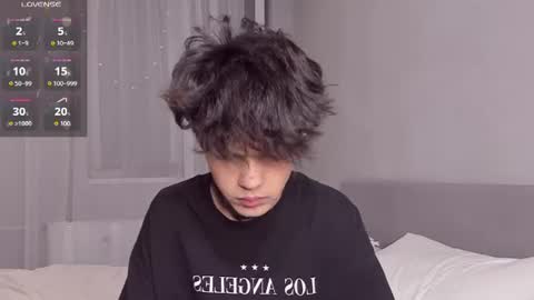 Snapshot of felix_rey chatting on June 23, 2026, 11:25 pm Felix online show from June 23, 2026, 11:25 pm