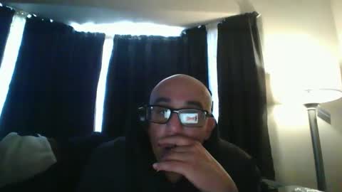 felixrlarios25 online show from May 28, 2026, 6:27 pm