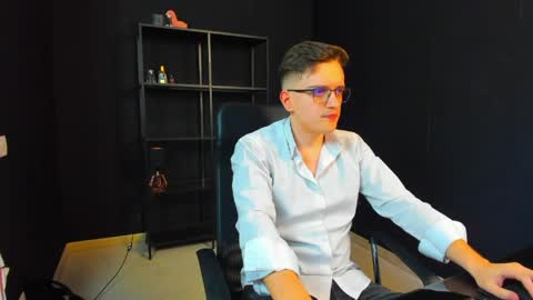 FelixStark online show from April 28, 2026, 4:17 am