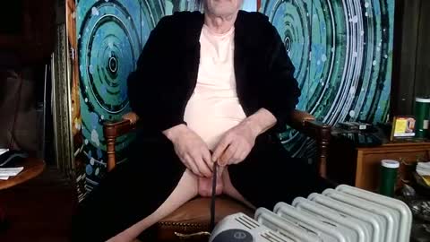 Snapshot of fellatioauto chatting on January 22, 2025, 11:32 pm hungnsexy online show from January 22, 2025, 11:32 pm