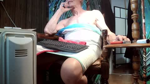 Snapshot of fellatioauto chatting on February 5, 2025, 11:06 pm hungnsexy online show from February 5, 2025, 11:06 pm