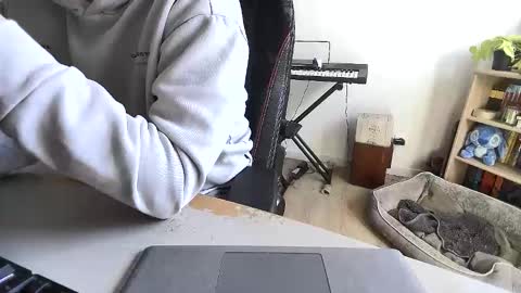 fem_alice_louis_dom online show from April 8, 2026, 10:26 am