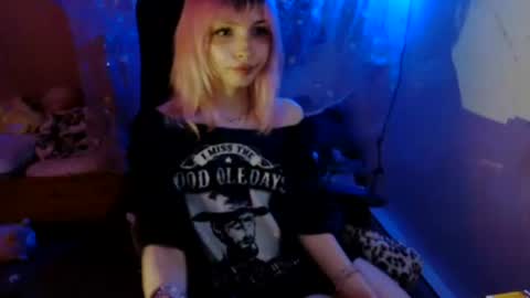 fempue online show from April 3, 2026, 4:54 am