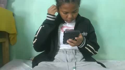 fenou122745 online show from April 15, 2026, 6:59 pm