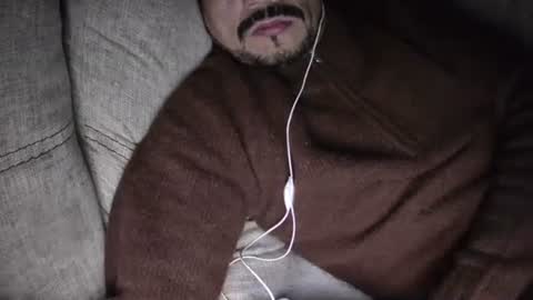 Snapshot of fernand89 chatting on January 19, 2025, 6:42 am fernand89 online show from January 19, 2025, 6:42 am