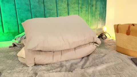 fernanda online show from March 16, 2026, 5:44 am